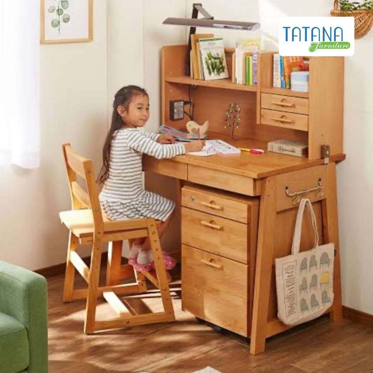 Chiều rộng mặt bàn đảm bảo không gian thao tác thoải mái