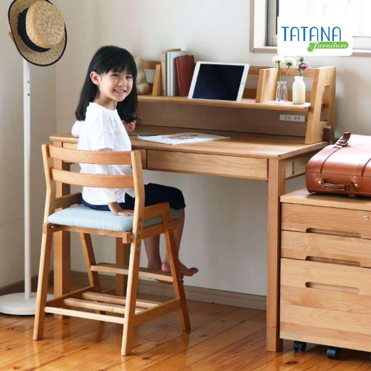 nên mua bàn học cho bé mấy tuổi là tốt nhất